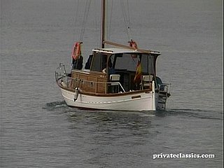 Monique e Sophie Hanno un Fourway sensuale su una barca