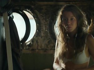 Irina Starshenbaum - Chyornaya voda (2017) scena di sesso